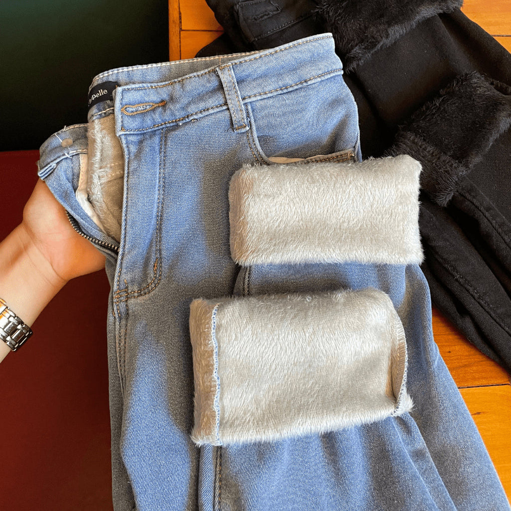 Calça Jeans Peluciada com Elastano + Meia Térmica Grátis