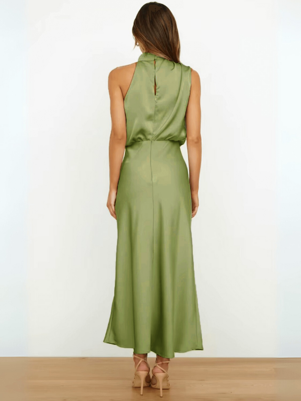 Vestido Midi Acetinado Acinturado com Gola Alta Drapeada Elegante – Rayca